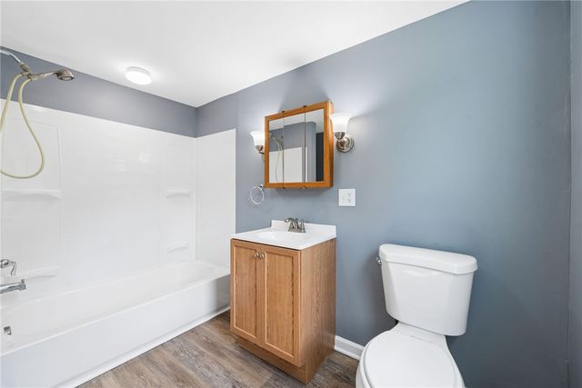 690 Brownstown Rd, North Huntingdon, PA 15647
