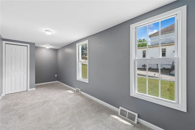 690 Brownstown Rd, North Huntingdon, PA 15647