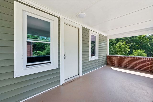 690 Brownstown Rd, North Huntingdon, PA 15647