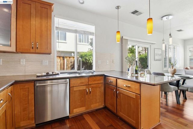 672 672 Greylyn Dr, San Ramon, CA 94583