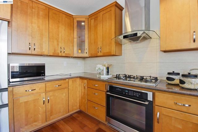 672 672 Greylyn Dr, San Ramon, CA 94583