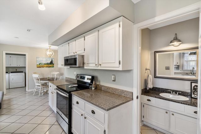 2447 BIRCHTREE DR, Germantown, TN 38138