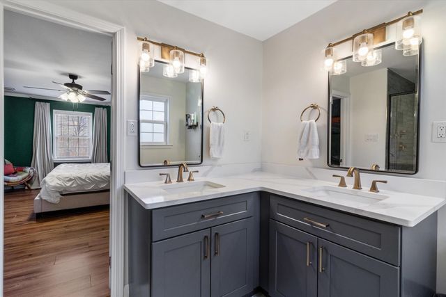 2447 BIRCHTREE DR, Germantown, TN 38138