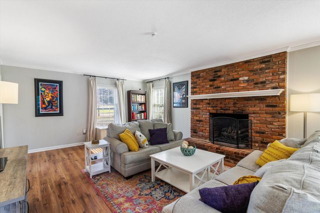 2447 BIRCHTREE DR, Germantown, TN 38138