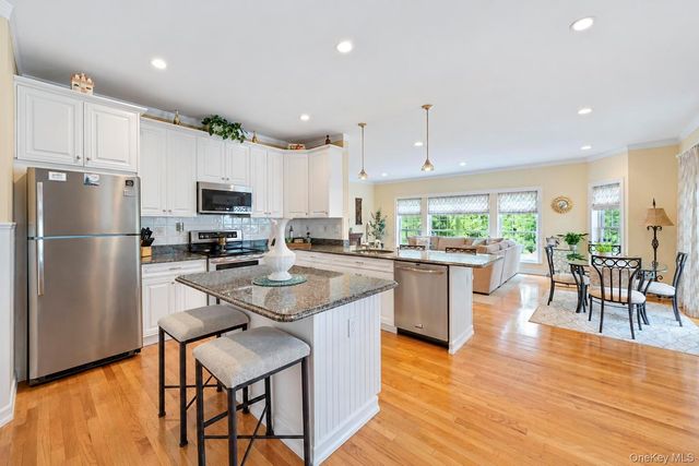 7 Wood Hollow Drive, Westhampton, NY 11977