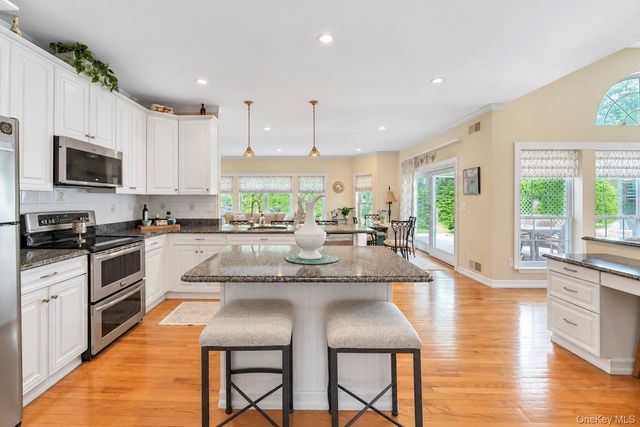 7 Wood Hollow Drive, Westhampton, NY 11977