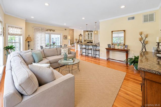 7 Wood Hollow Drive, Westhampton, NY 11977