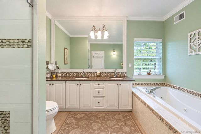 7 Wood Hollow Drive, Westhampton, NY 11977