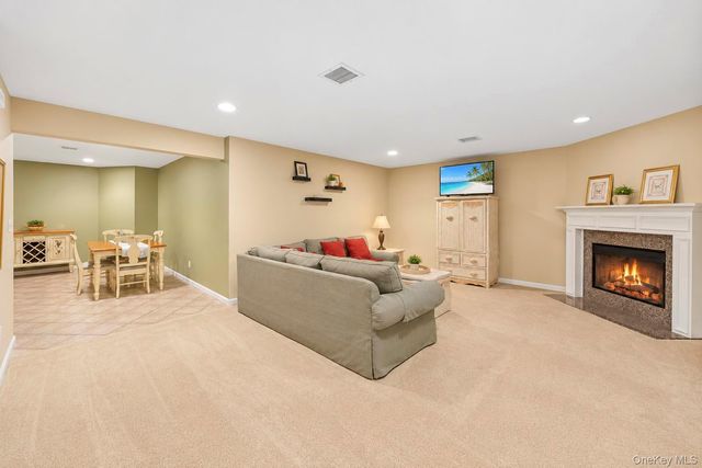 7 Wood Hollow Drive, Westhampton, NY 11977