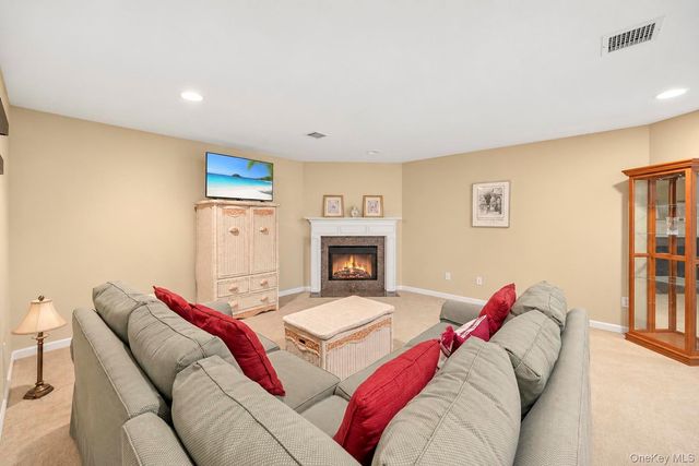 7 Wood Hollow Drive, Westhampton, NY 11977