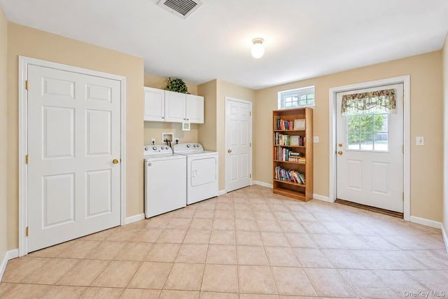 7 Wood Hollow Drive, Westhampton, NY 11977