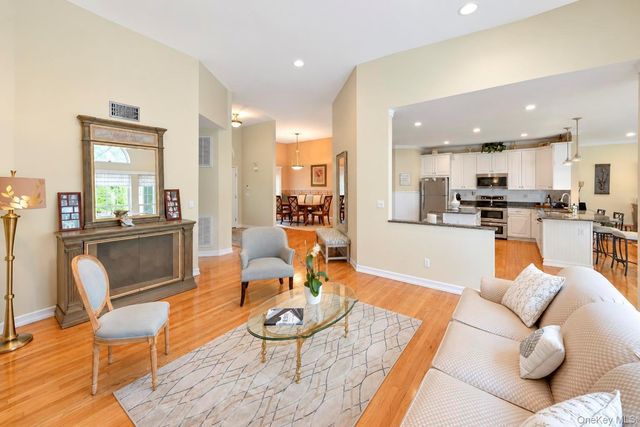 7 Wood Hollow Drive, Westhampton, NY 11977