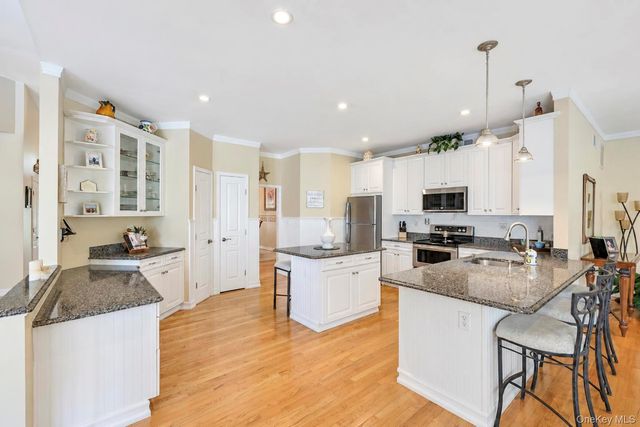 7 Wood Hollow Drive, Westhampton, NY 11977