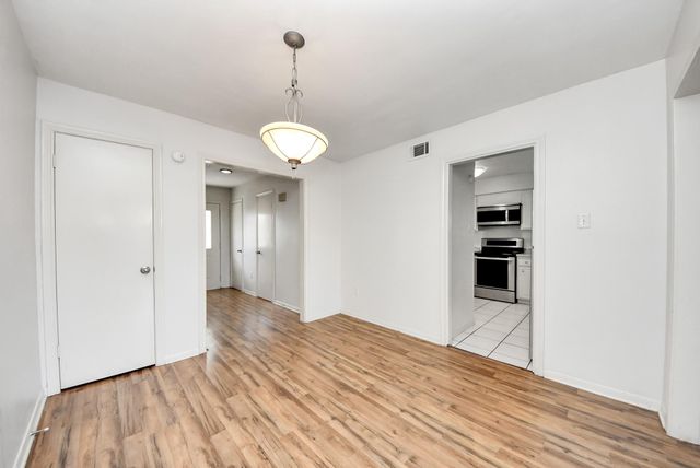 17105 Beaver Springs Dr Drive 9, Houston, TX 77090