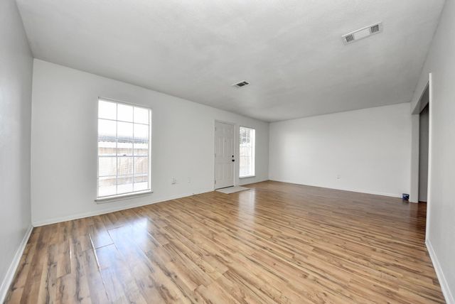 17105 Beaver Springs Dr Drive 9, Houston, TX 77090