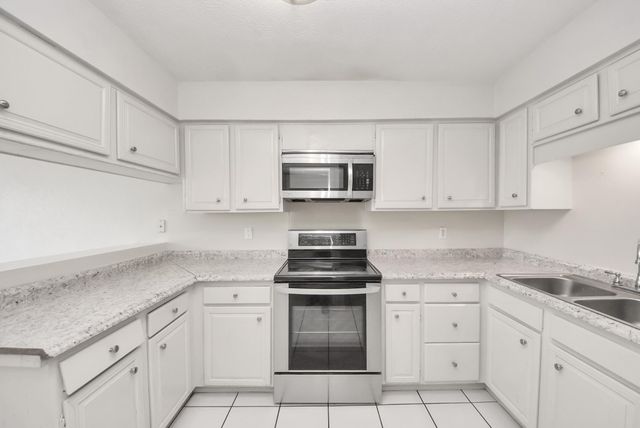 17105 Beaver Springs Dr Drive 9, Houston, TX 77090
