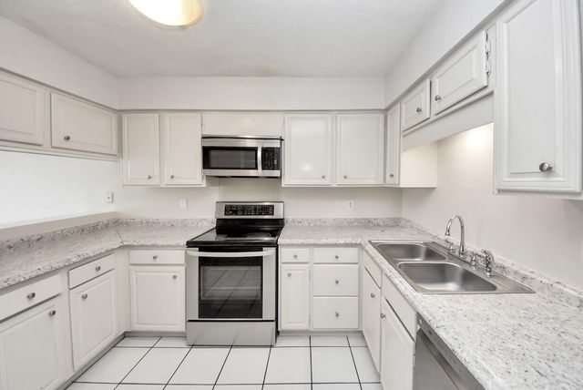 17105 Beaver Springs Dr Drive 9, Houston, TX 77090