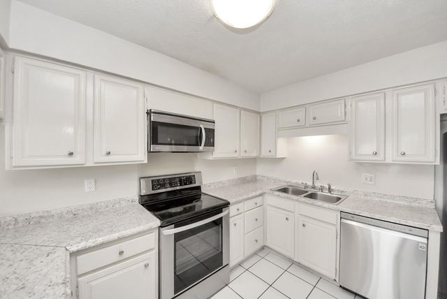 17105 Beaver Springs Dr Drive 9, Houston, TX 77090