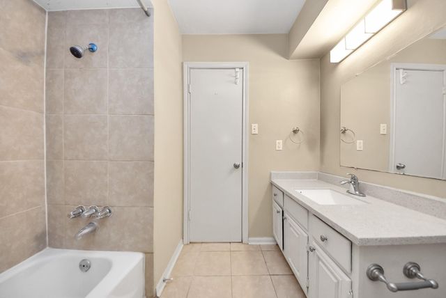 17105 Beaver Springs Dr Drive 9, Houston, TX 77090