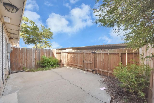 17105 Beaver Springs Dr Drive 9, Houston, TX 77090