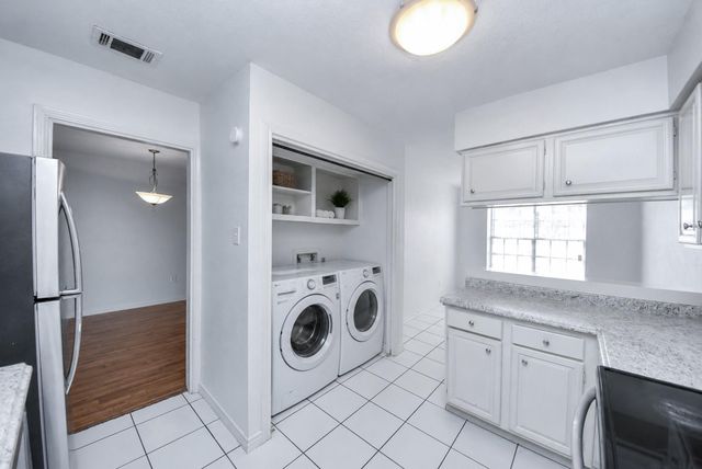17105 Beaver Springs Dr Drive 9, Houston, TX 77090