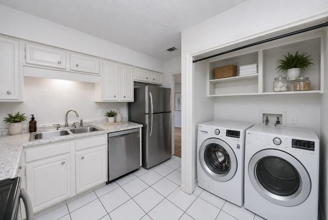 17105 Beaver Springs Dr Drive 9, Houston, TX 77090