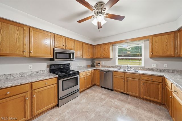 6343 Youngstown Hubbard Road, Hubbard, OH 44425