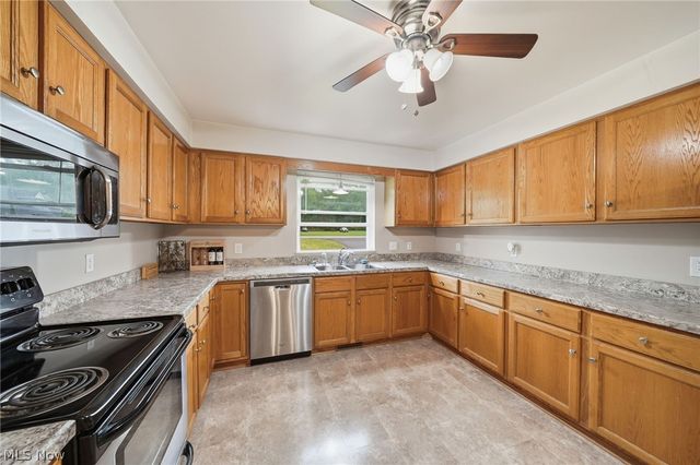 6343 Youngstown Hubbard Road, Hubbard, OH 44425