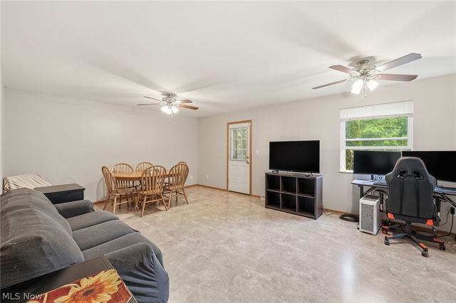 6343 Youngstown Hubbard Road, Hubbard, OH 44425