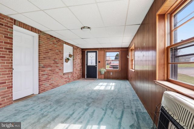 2733 SUNSET LN, York, PA 17408