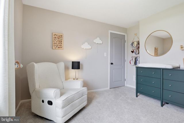 2733 SUNSET LN, York, PA 17408