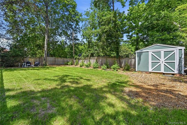 425 Maple Lane, Southold, NY 11971