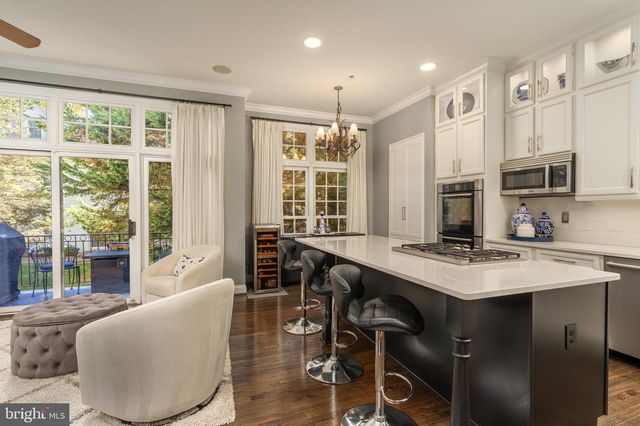 7486 CARRIAGE HILLS DR, Mclean, VA 22102