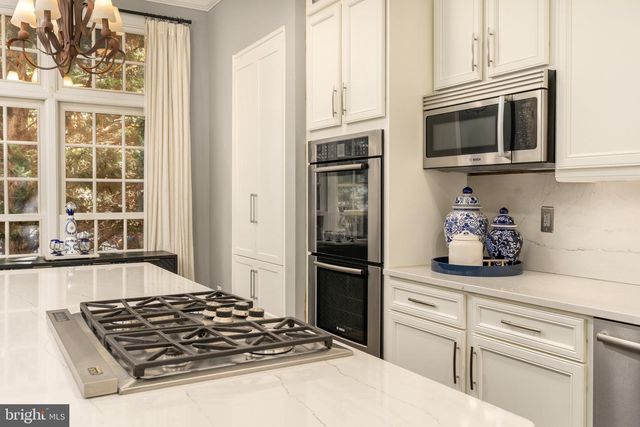 7486 CARRIAGE HILLS DR, Mclean, VA 22102