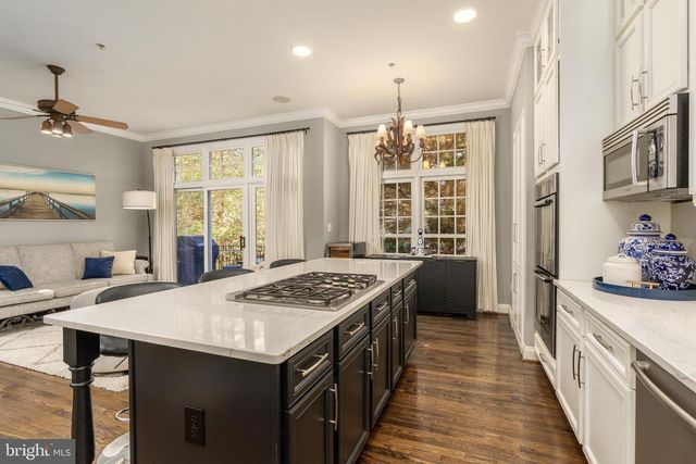 7486 CARRIAGE HILLS DR, Mclean, VA 22102