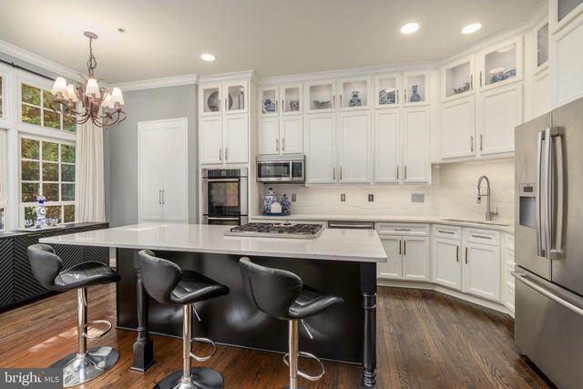 7486 CARRIAGE HILLS DR, Mclean, VA 22102