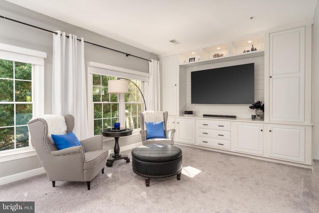 7486 CARRIAGE HILLS DR, Mclean, VA 22102