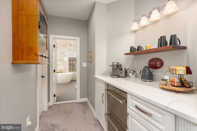 7486 CARRIAGE HILLS DR, Mclean, VA 22102