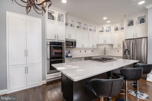 7486 CARRIAGE HILLS DR, Mclean, VA 22102