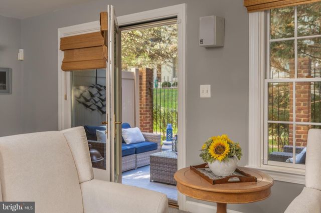 7486 CARRIAGE HILLS DR, Mclean, VA 22102