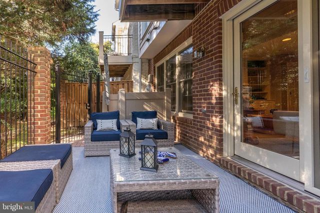 7486 CARRIAGE HILLS DR, Mclean, VA 22102