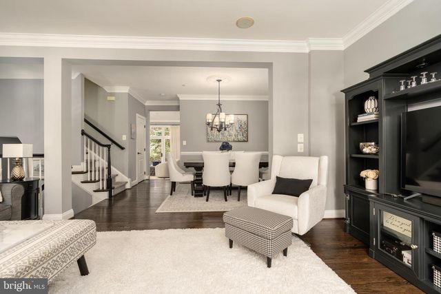 7486 CARRIAGE HILLS DR, Mclean, VA 22102