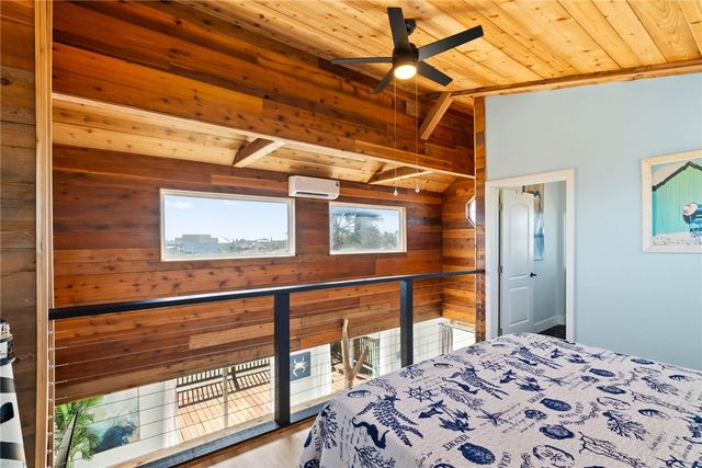 121 Redhead, Rockport, TX 78382