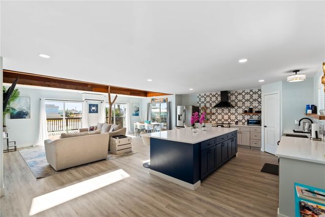 121 Redhead, Rockport, TX 78382