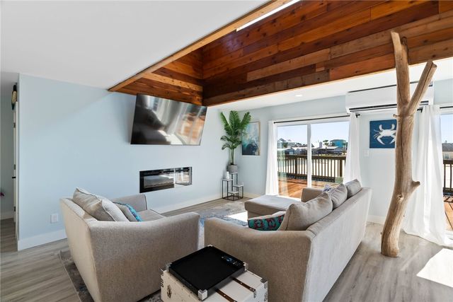 121 Redhead, Rockport, TX 78382