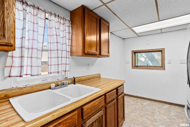 2316 N SHERIDAN Road, Peoria, IL 61604