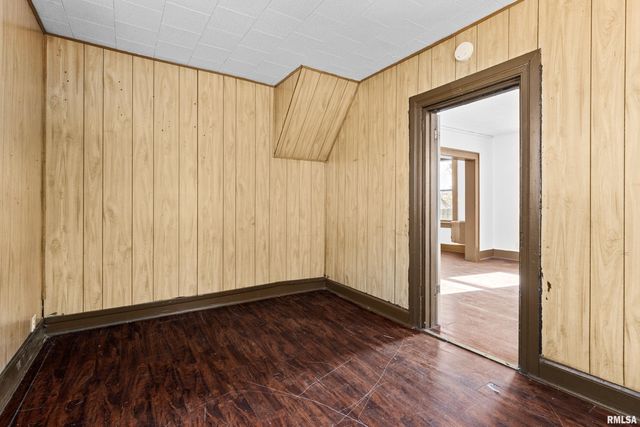 2316 N SHERIDAN Road, Peoria, IL 61604