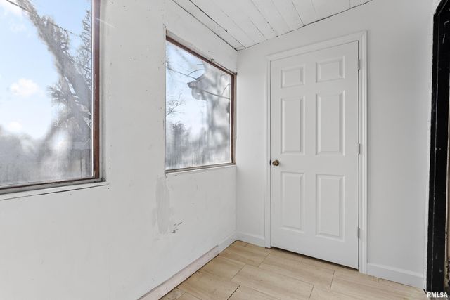 2316 N SHERIDAN Road, Peoria, IL 61604