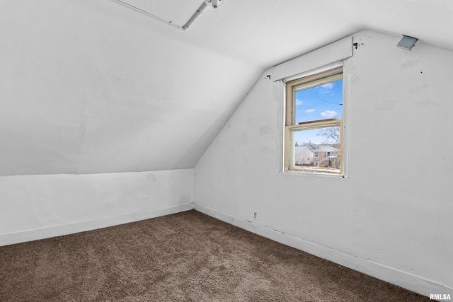 2316 N SHERIDAN Road, Peoria, IL 61604