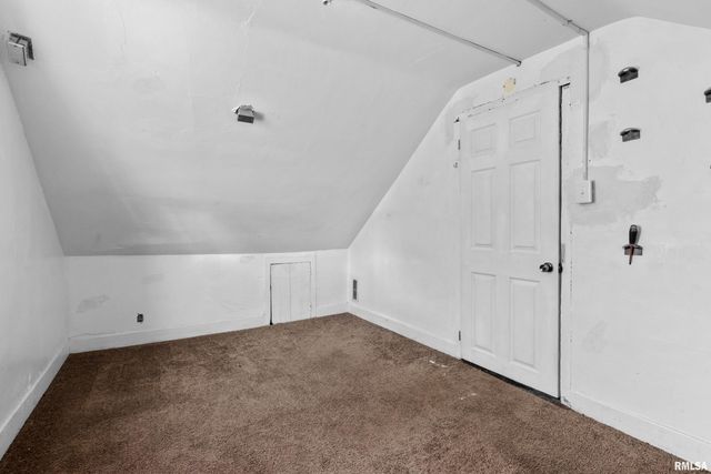 2316 N SHERIDAN Road, Peoria, IL 61604